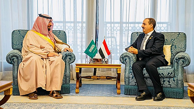الإرياني يلتقي وزير الثقافة السعودي ويشيد بالإنجازات الثقافية بالمملكة